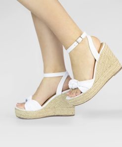 B2108 White