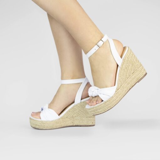 B2108 White