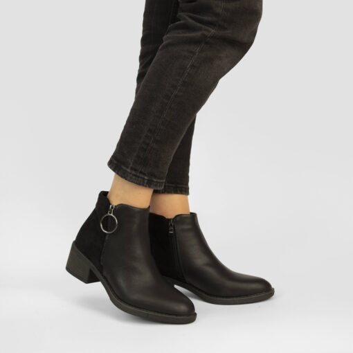 JMN22-810 Black