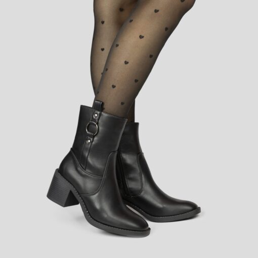 31 Black