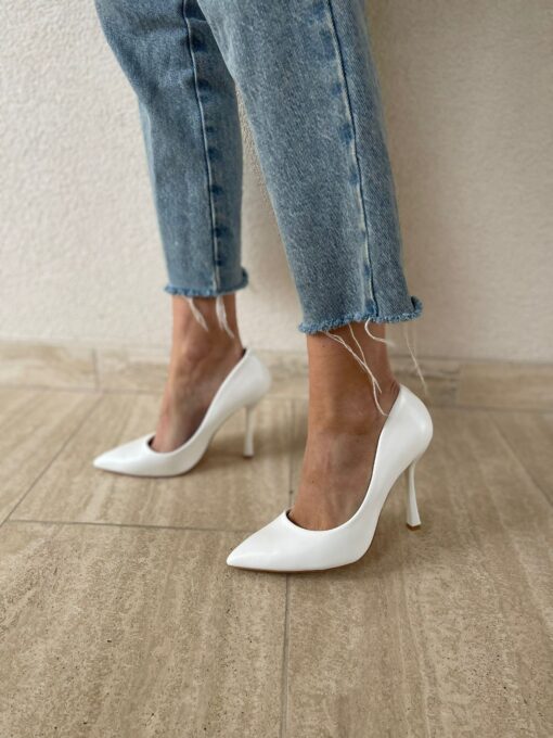 F2983 White
