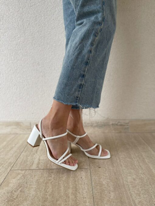LU0028 White