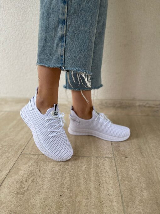 NB681 White