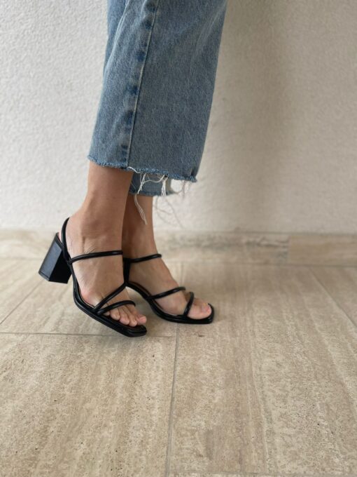 LU0028 Black