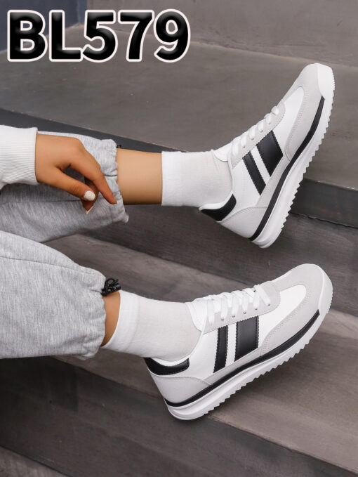 BL579 White