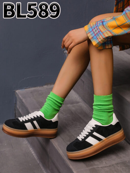BL589 Black