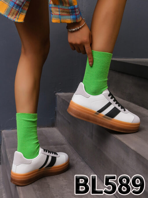 BL589 White