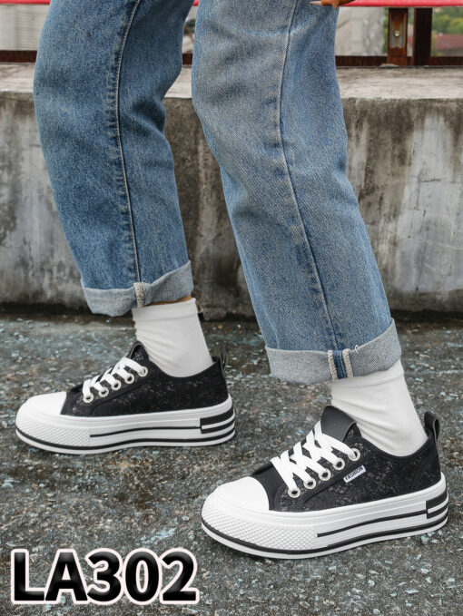 LA302 Black