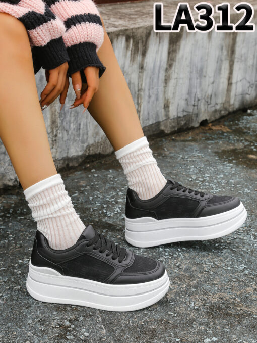 LA312 Black