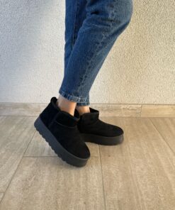 OUO09 Black