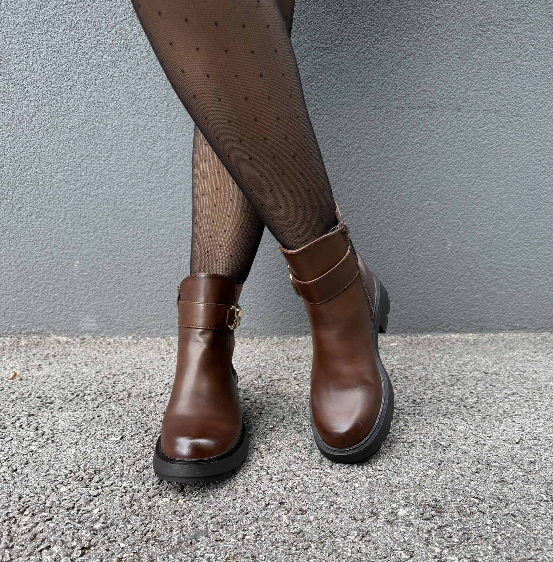 181-186 Brown - Slika 2