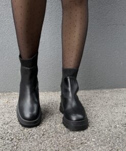 Alternative view of 25 Black