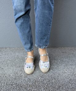 Alternative view of CR-53 Silvery