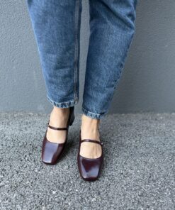 Alternative view of DMT26 Maroon