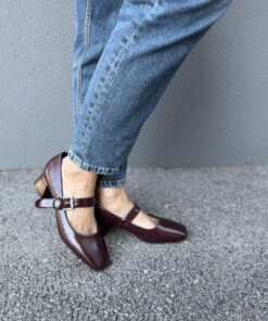 Alternative view of DMT28 Maroon