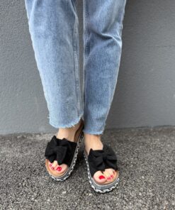 Alternative view of BO022 Black