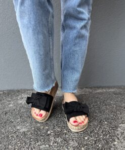 Alternative view of CK332 Black