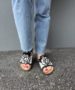 Alternative view of CK338 Black