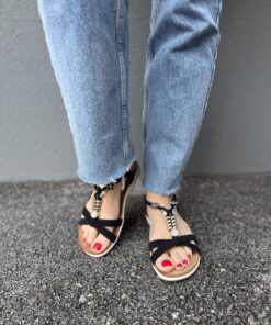 Alternative view of XAR-121 Black