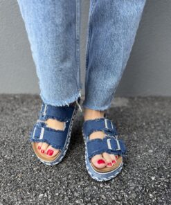 Alternative view of CR-71 Blue