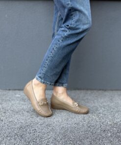 XH5 D. Beige