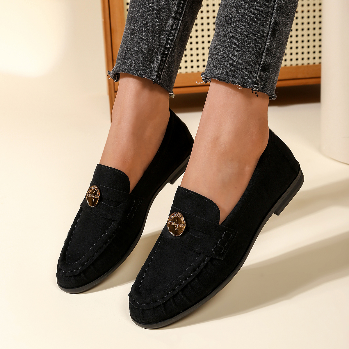 T667 Black