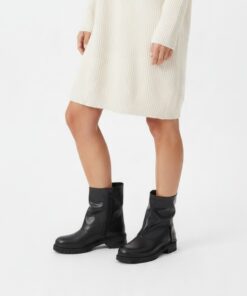 MC3203-01 Black